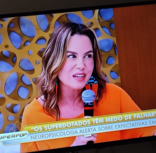 Participação no programa de TV SuperPop. Imagem do arquivo pessoal de Priscila Manni Gomide.