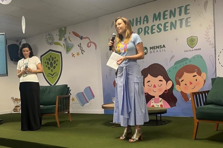 Evento sobre o livro "Minha Mente é um Presente", em 2026. Imagem do arquivo pessoal de Priscila Manni Gomide.